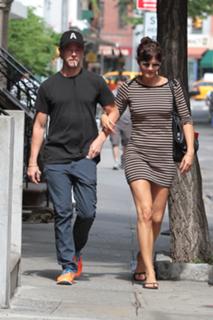 Helena Christensen feet photo thumbnail