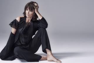 Helena Christensen feet photo thumbnail