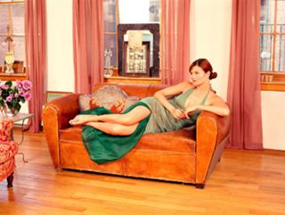 Helena Christensen feet photo thumbnail