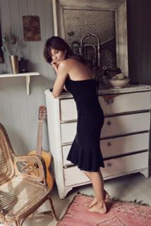 Helena Christensen feet photo thumbnail