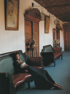 Helena Christensen feet photo thumbnail