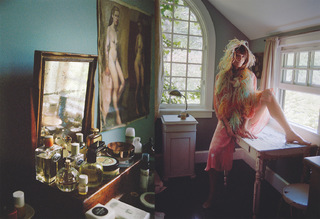 Helena Christensen feet photo thumbnail