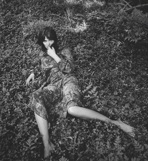 Helena Christensen feet photo thumbnail