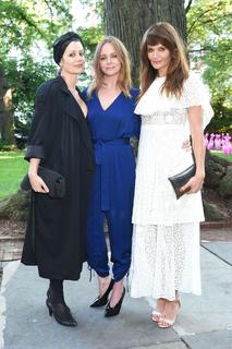 Helena Christensen feet photo thumbnail