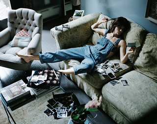 Helena Christensen feet photo thumbnail