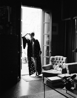 Helena Christensen feet photo thumbnail