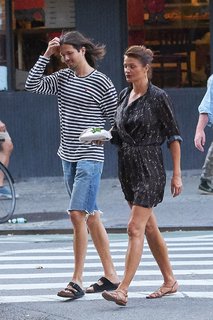 Helena Christensen feet photo thumbnail