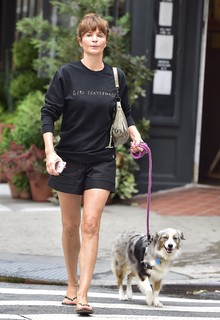 Helena Christensen feet photo thumbnail