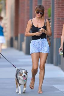 Helena Christensen feet photo thumbnail