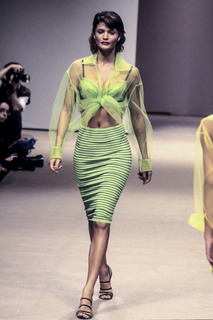 Helena Christensen feet photo thumbnail