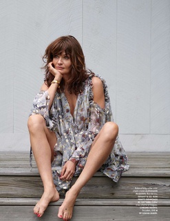 Helena Christensen feet photo thumbnail