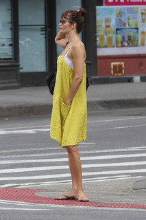 Helena Christensen feet photo thumbnail