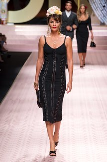 Helena Christensen feet photo thumbnail