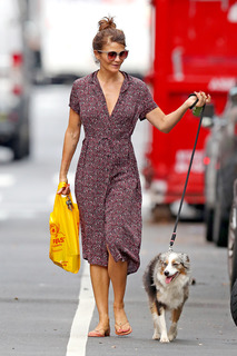 Helena Christensen feet photo thumbnail