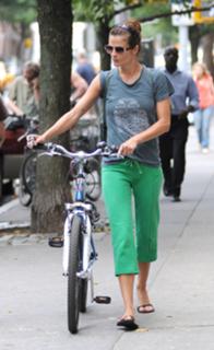 Helena Christensen feet photo thumbnail