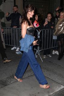 Helena Christensen feet photo thumbnail