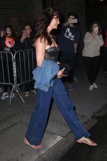 Helena Christensen feet photo thumbnail