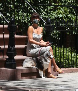 Helena Christensen feet photo thumbnail