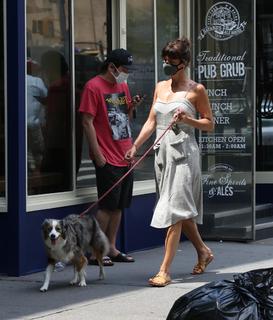 Helena Christensen feet photo thumbnail