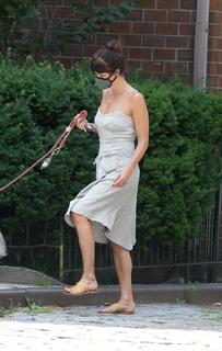 Helena Christensen feet photo thumbnail