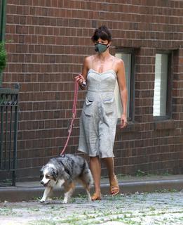 Helena Christensen feet photo thumbnail