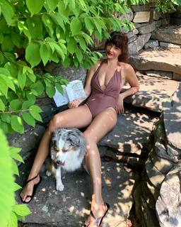 Helena Christensen feet photo thumbnail