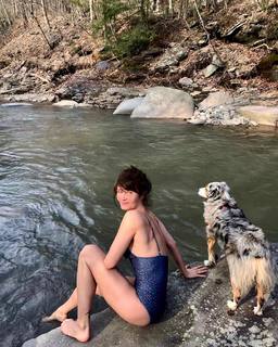 Helena Christensen feet photo thumbnail