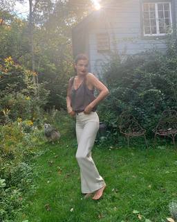 Helena Christensen feet photo thumbnail