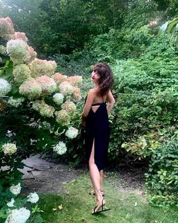 Helena Christensen feet photo thumbnail