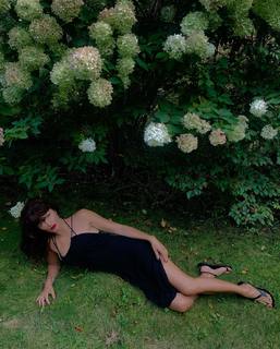 Helena Christensen feet photo thumbnail