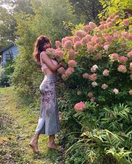 Helena Christensen feet photo thumbnail