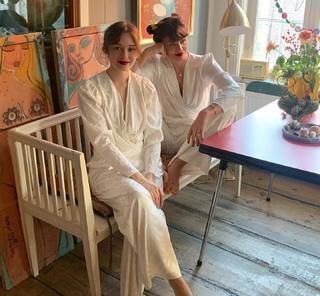 Helena Christensen feet photo thumbnail