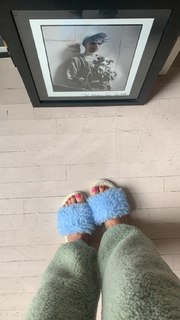 Helena Christensen feet photo thumbnail