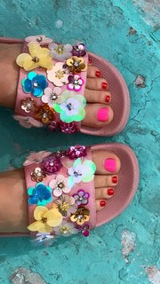 Helena Christensen feet photo thumbnail