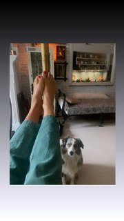 Helena Christensen feet photo thumbnail