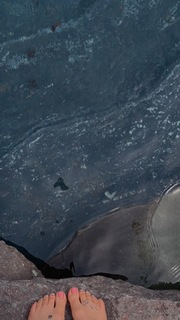 Helena Christensen feet photo thumbnail