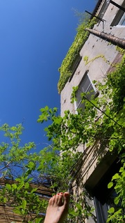 Helena Christensen feet photo thumbnail