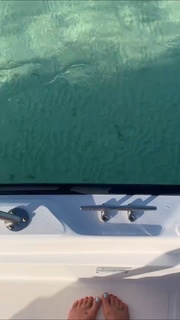 Helena Christensen feet photo thumbnail