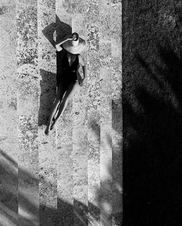 Helena Christensen feet photo thumbnail