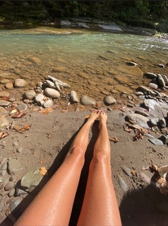 Helena Christensen feet photo thumbnail