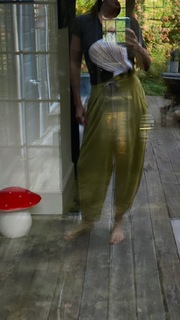 Helena Christensen feet photo thumbnail