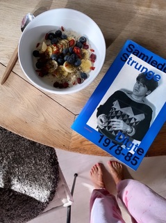 Helena Christensen feet photo thumbnail