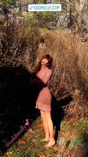 Helena Christensen feet photo thumbnail