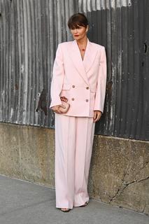 Helena Christensen feet photo thumbnail