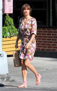 Helena Christensen feet photo thumbnail