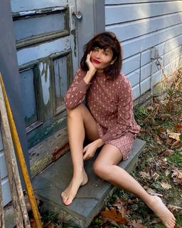 Helena Christensen feet photo thumbnail
