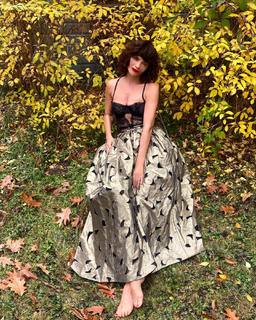 Helena Christensen feet photo thumbnail