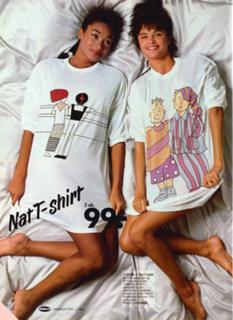 Helena Christensen feet photo thumbnail