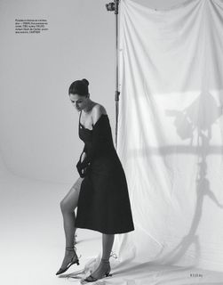 Helena Christensen feet photo thumbnail