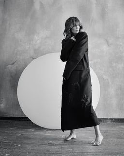 Helena Christensen feet photo thumbnail